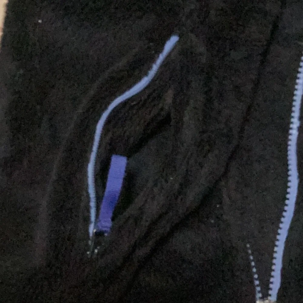 The North Face Kids‎ Black Blue Trim Fleece Jacket 7/8